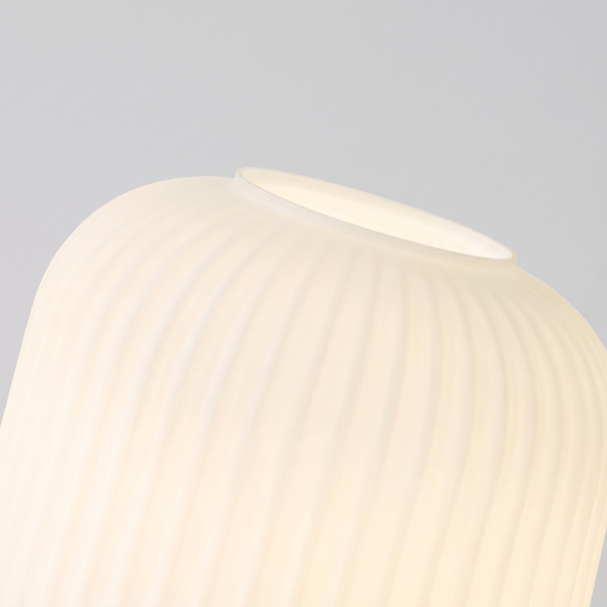 Close-up of the Qavlu ribbed glass shade texture