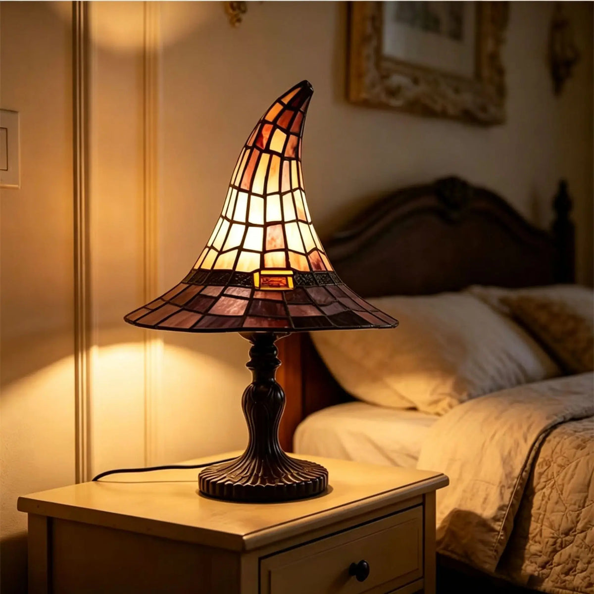 Tiffspell stained glass witch hat table lamp detail