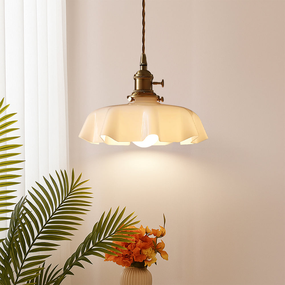 Tugyl - Vintage Scalloped Glass Pendant Light - Brass Retro Dome Chandelier